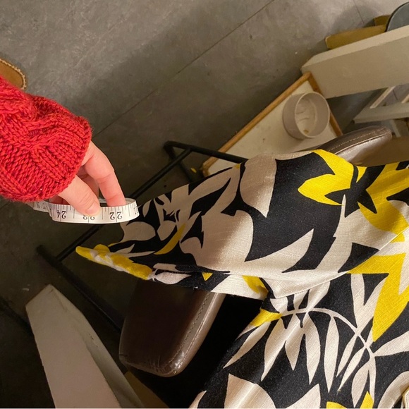 cream with yellow and black print linen blend , oversized statement blazer - Picture 10 of 10